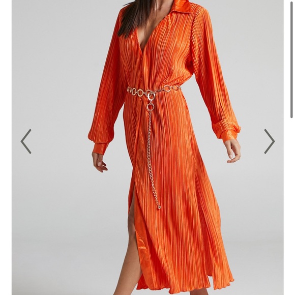 NWT Showpo oversized shirt/dress Orange in Colour with a gold style chain belt - Picture 2 of 9